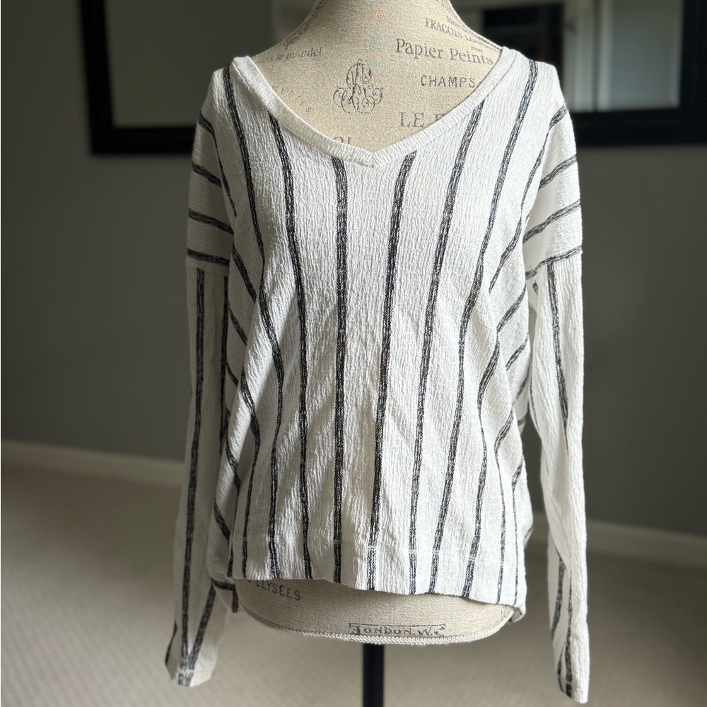 Anthropologie White & Black Striped V-Neck Long Sleeve Top Size S